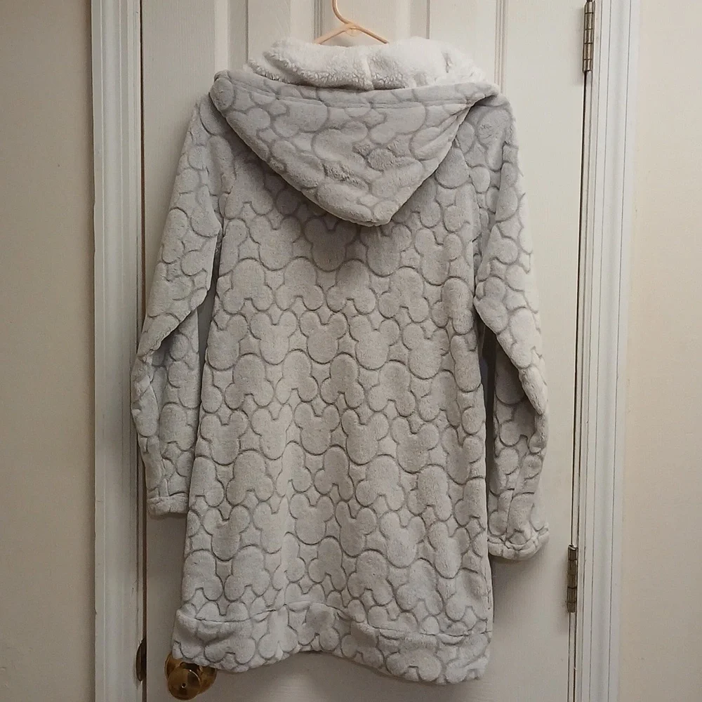 DISNEY Cozy Gray Hooded Fleece Pullover Lounger Gray/White Size S NWOT - Picture 6 of 8